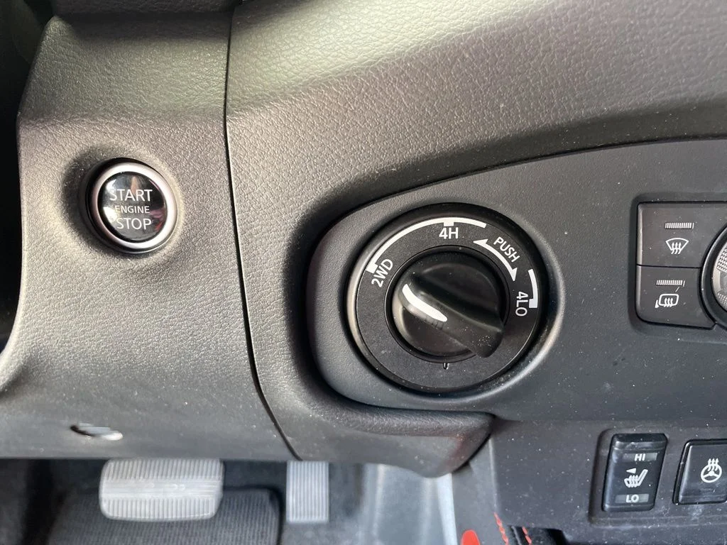 Used 2023 White Nissan PRO-4X image 19