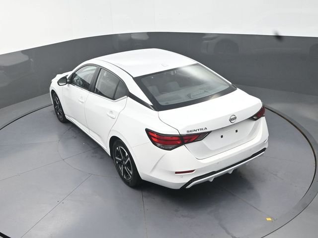 Used 2025 White Nissan SV image 27