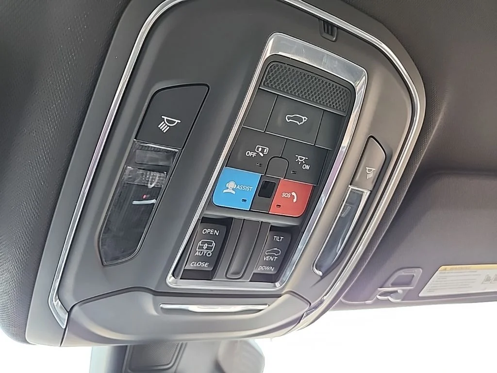Used 2024 Gray Jeep Altitude X image 22