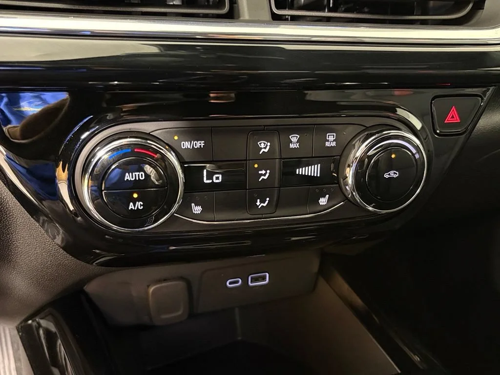New 2026 Mosaic Black Metallic Chevrolet 2RS image 31