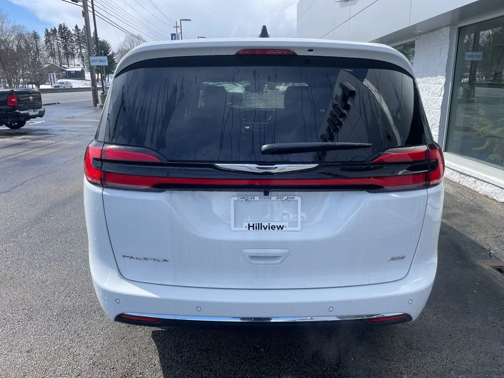 2026 Chrysler Pacifica Select - Photo 4