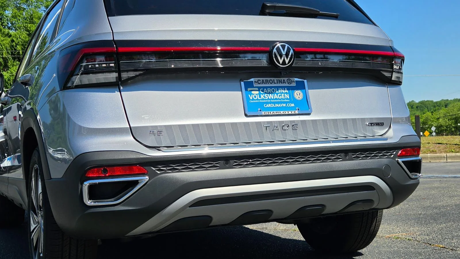 2025 Volkswagen Taos SE - Photo 11