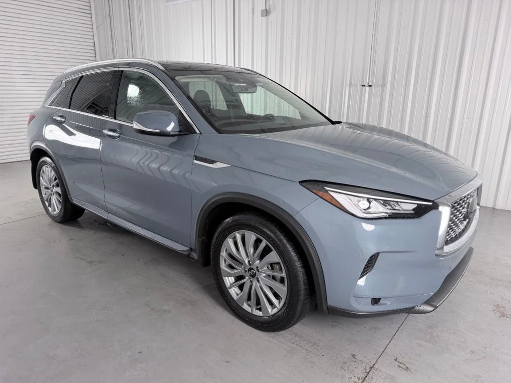 Certified Used 2023 Gray INFINITI LUXE image 3