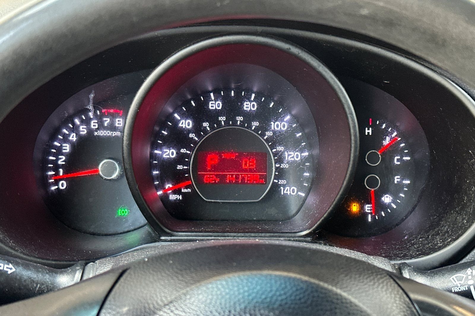 Used 2015 White Kia Base image 26
