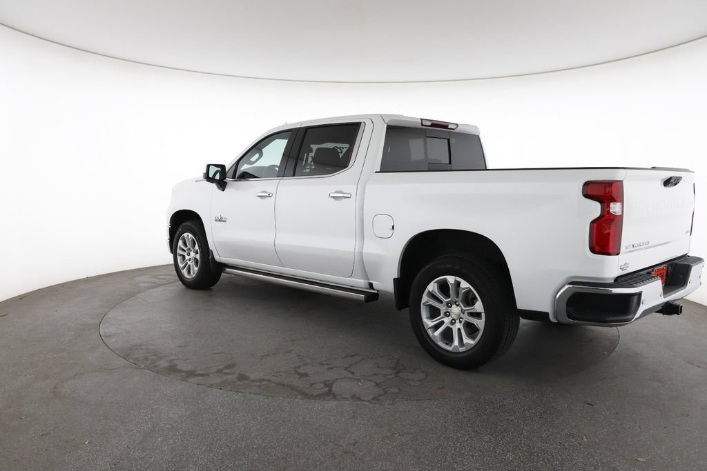 Used 2023 Iridescent Pearl Tricoat Chevrolet LTZ image 9