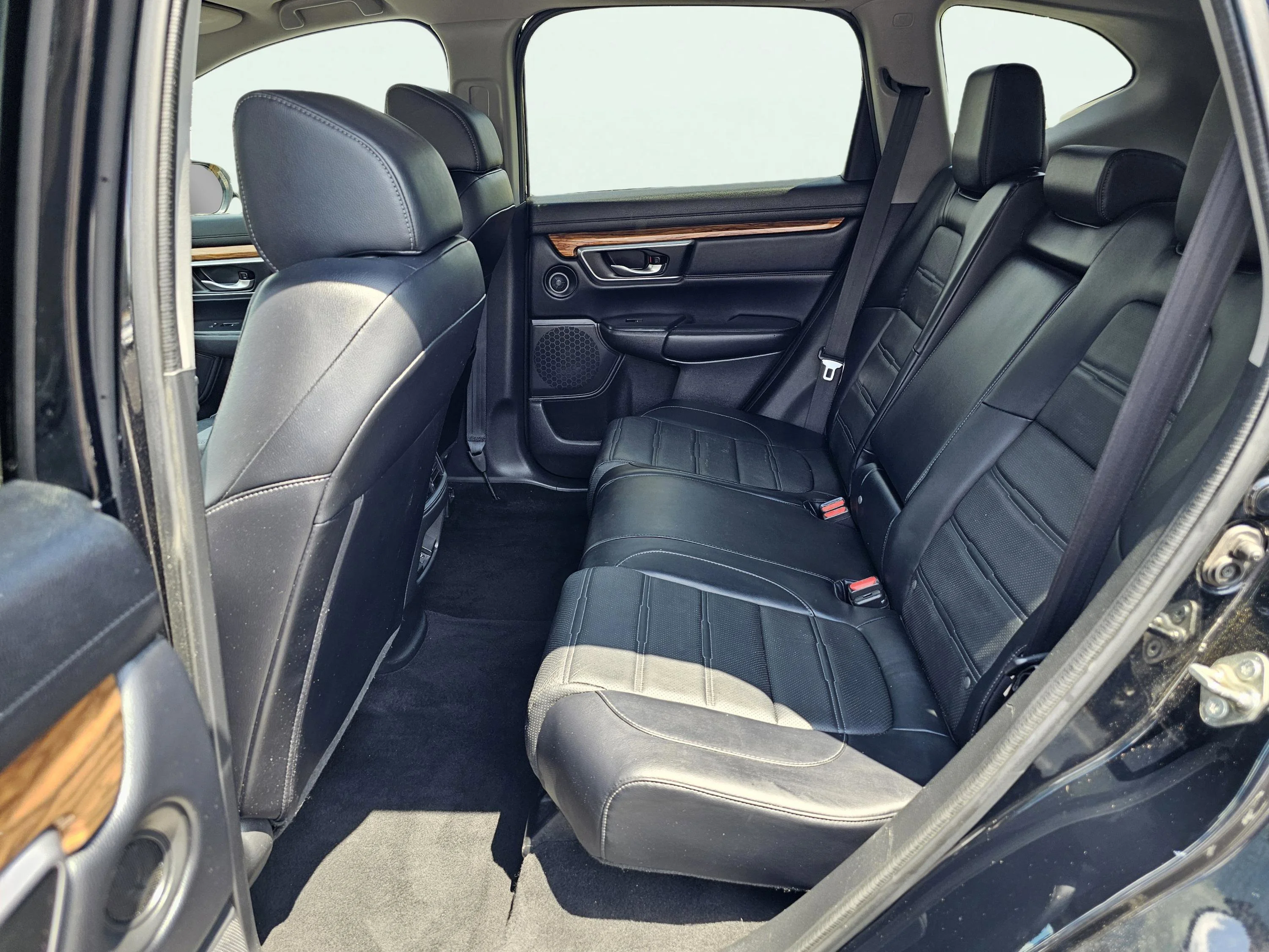 Used 2018 Crystal Black Pearl Honda EX-L image 30