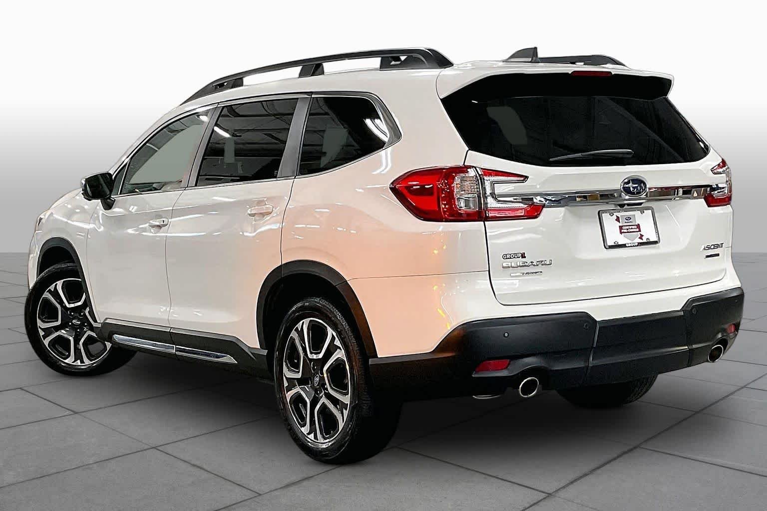 Used 2023 Crystal White Pearl Subaru Limited image 12