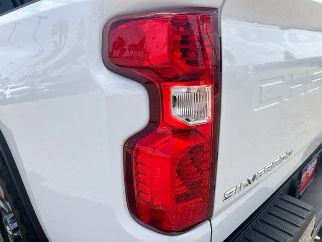 Used 2025 White Chevrolet Custom image 7