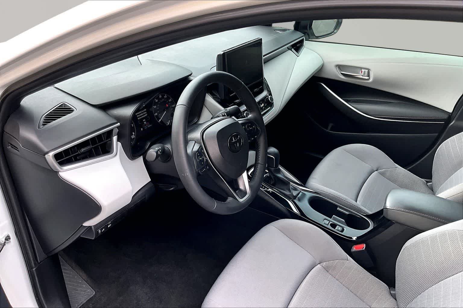 Used 2024 Ice Cap Toyota SE image 17