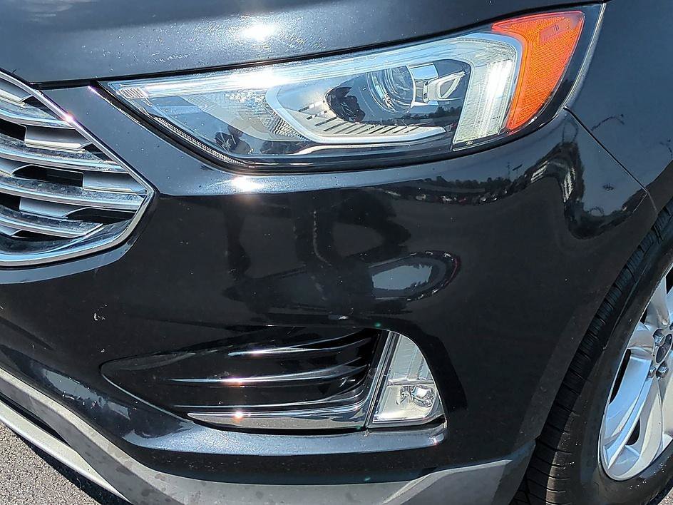 Used 2020 Black Ford SEL image 10