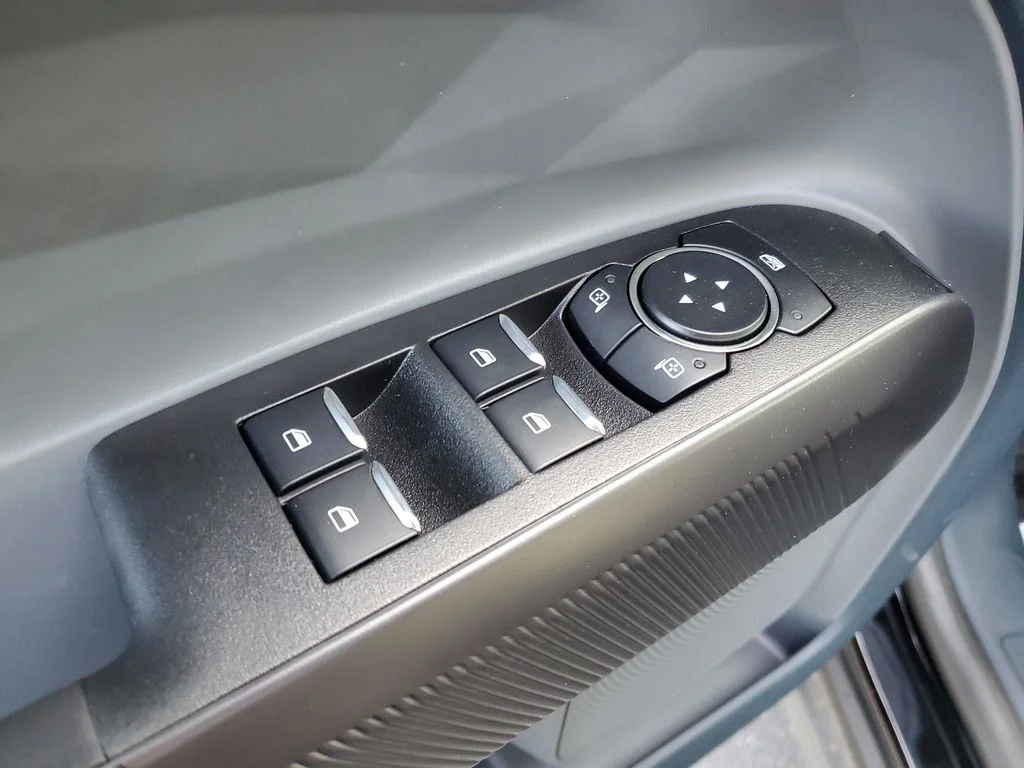2025 Ford Maverick XLT - Photo 18
