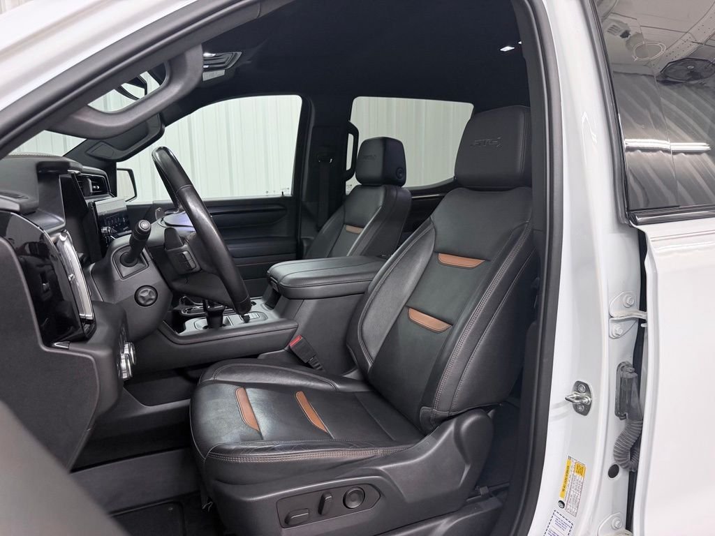 Used 2023 White GMC AT4 image 13