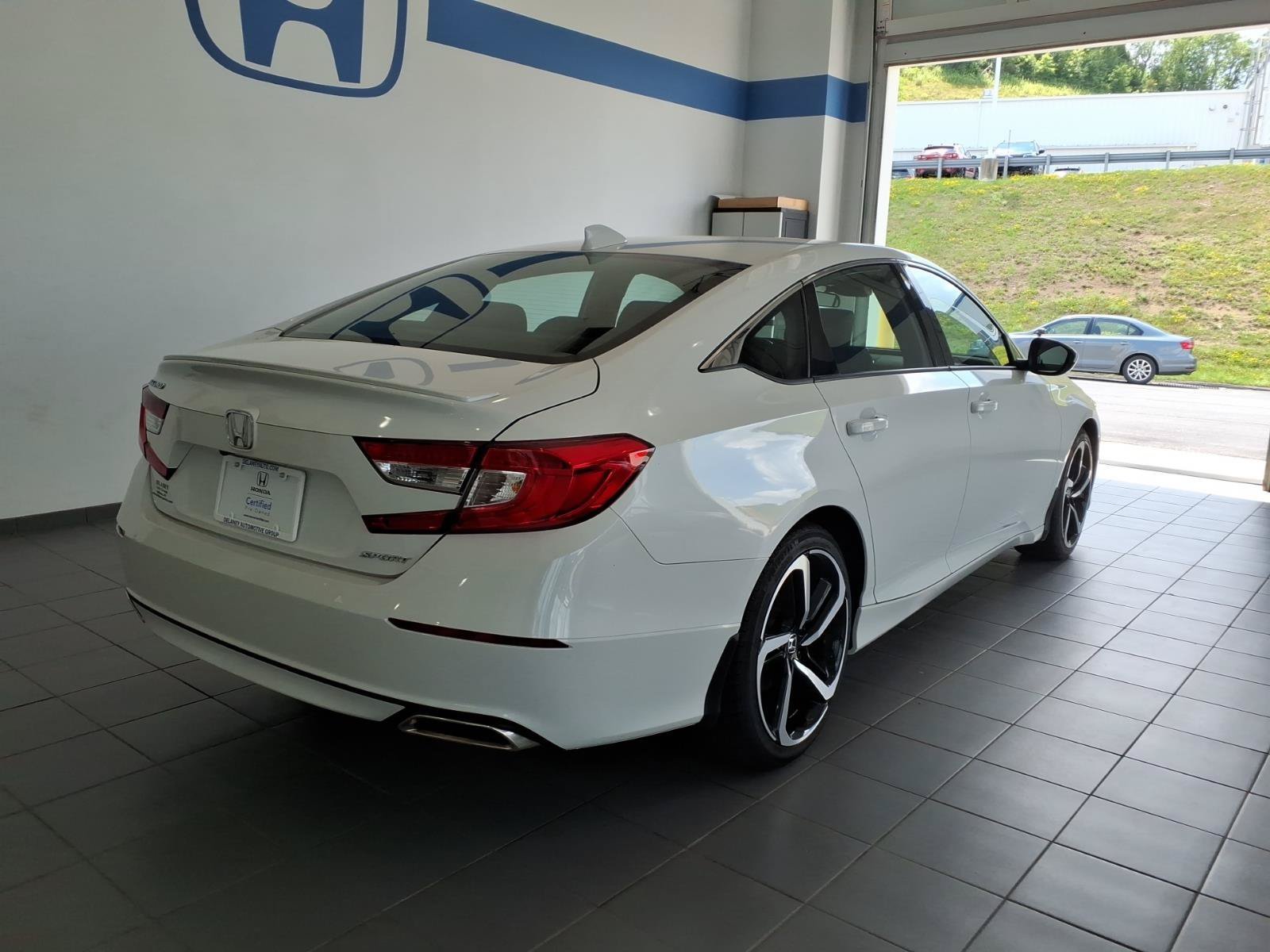 Used 2020 Platinum White Pearl Honda Sport image 5