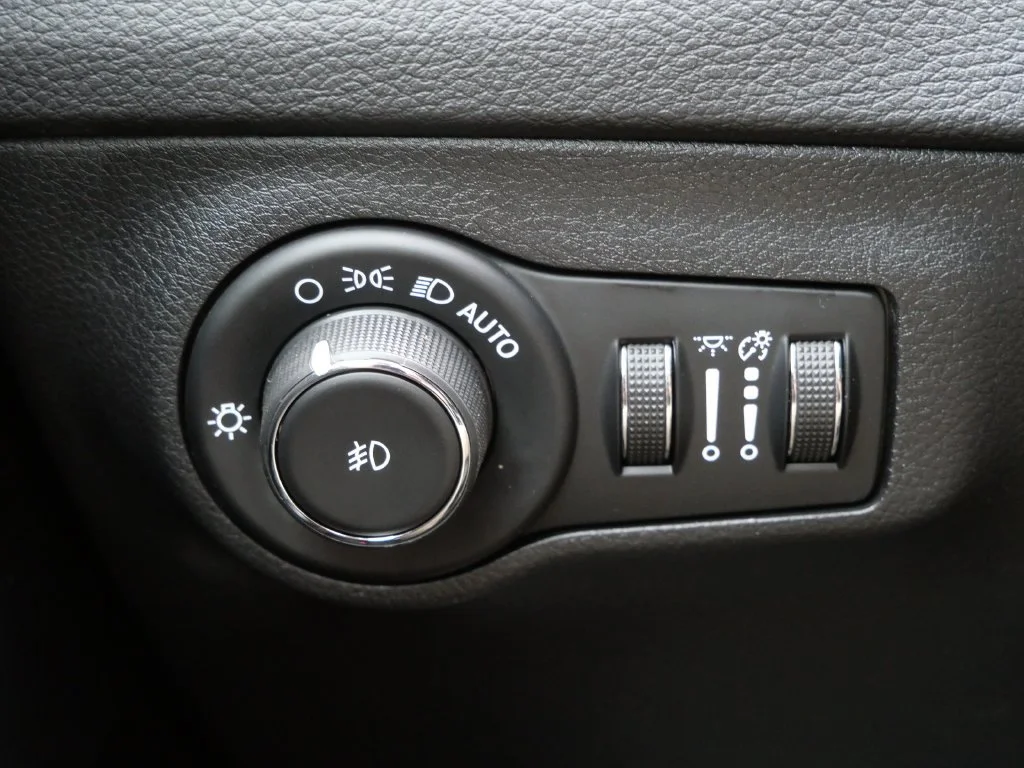 Used 2019 Orange Jeep Trailhawk image 23