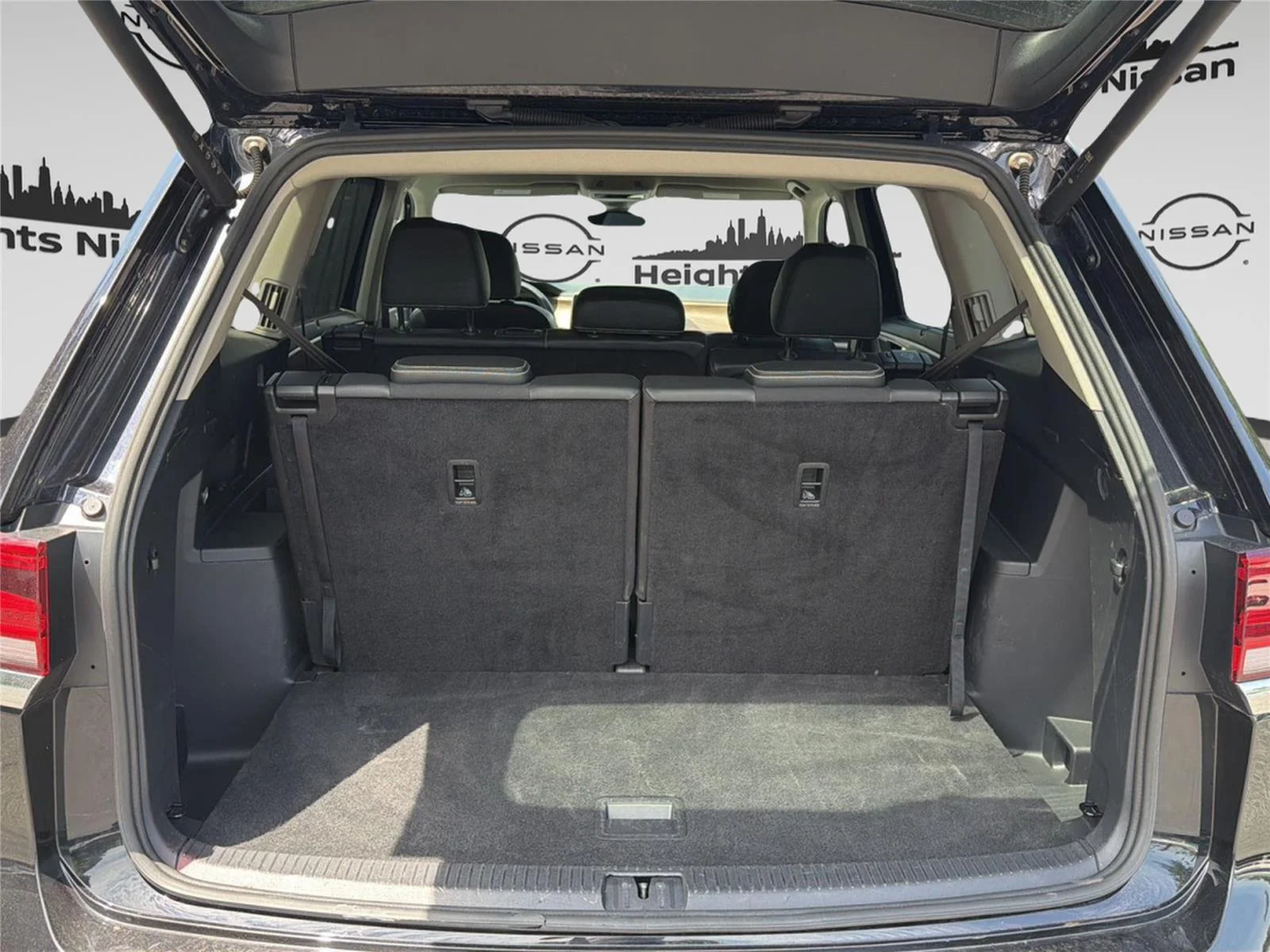 2025 Volkswagen Atlas SE w/Tech - Photo 28