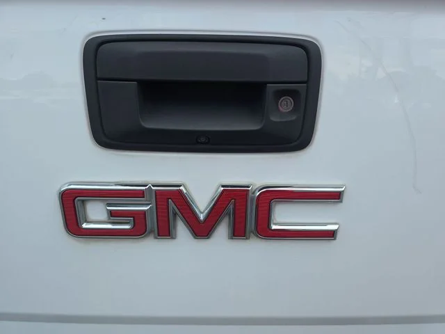 Used 2017 White GMC Base image 14