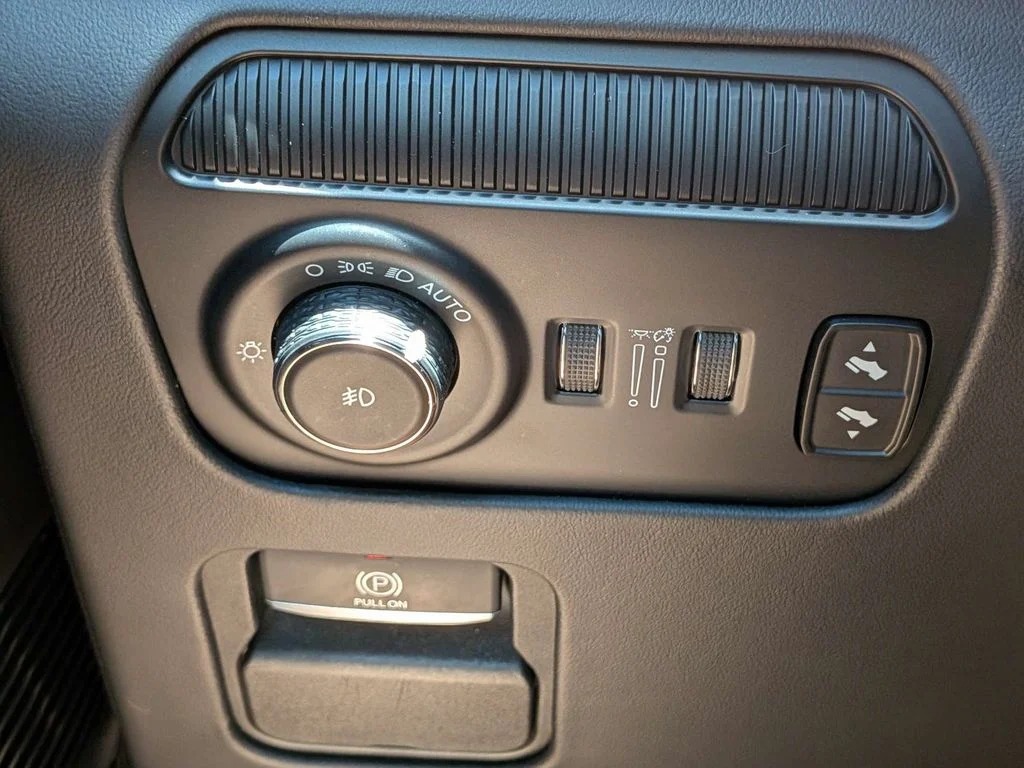 Used 2022 Gray Jeep Series III image 28