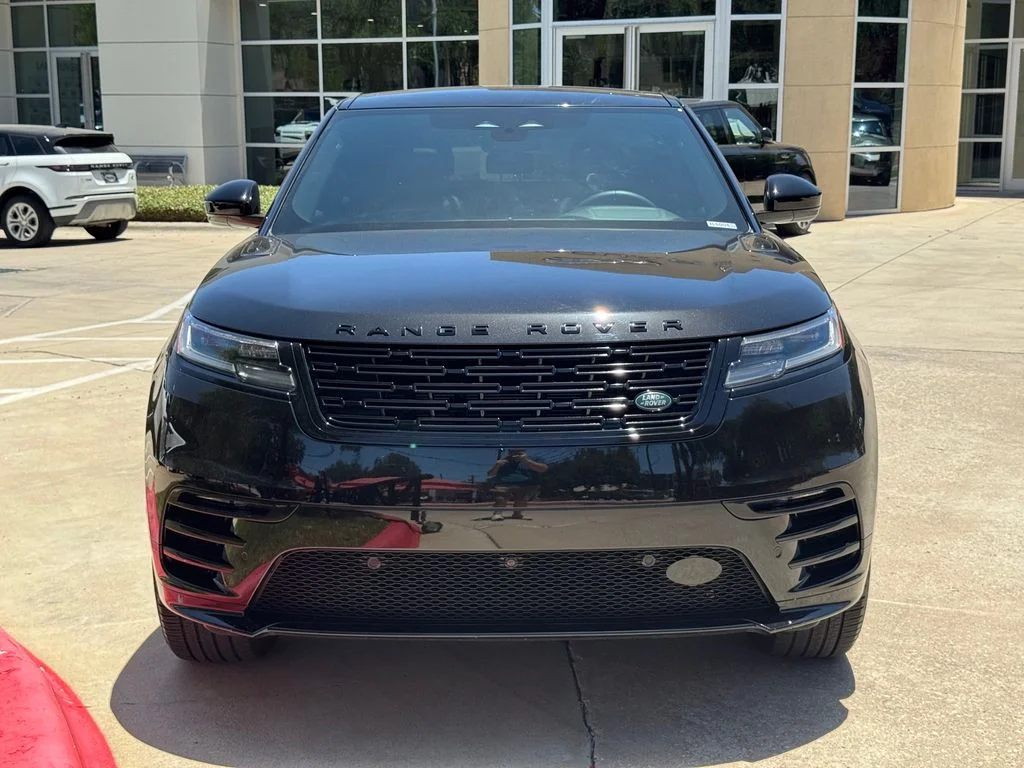 Used 2026 Black Land Rover Dynamic SE image 3