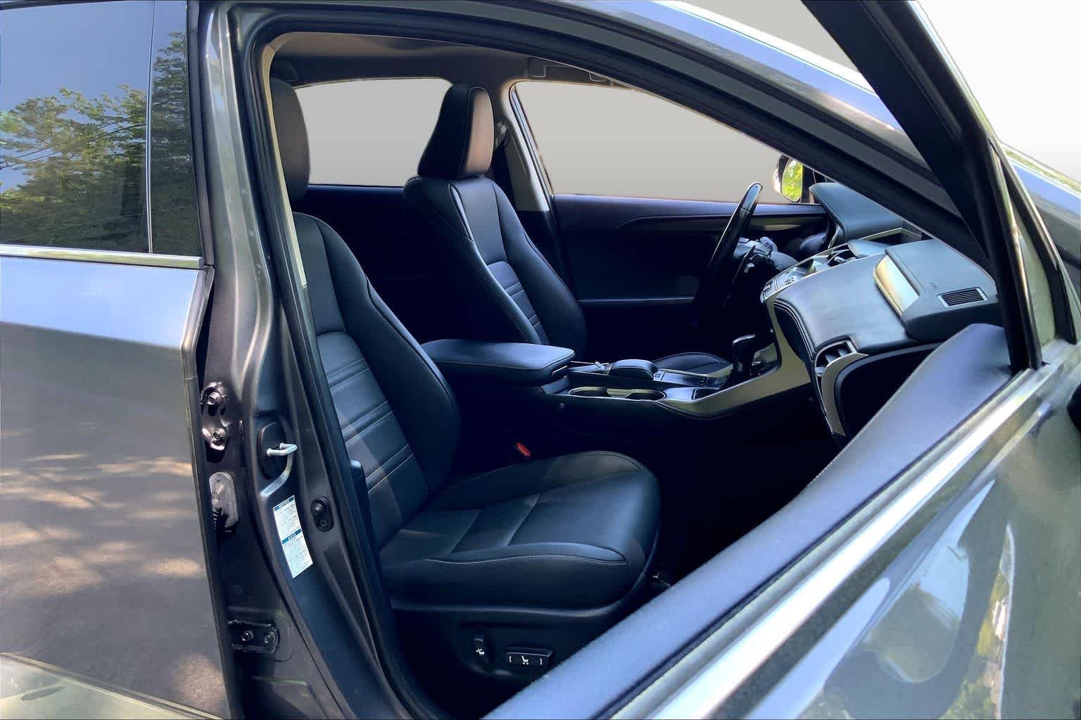 2021 Lexus NX 300 - Photo 8