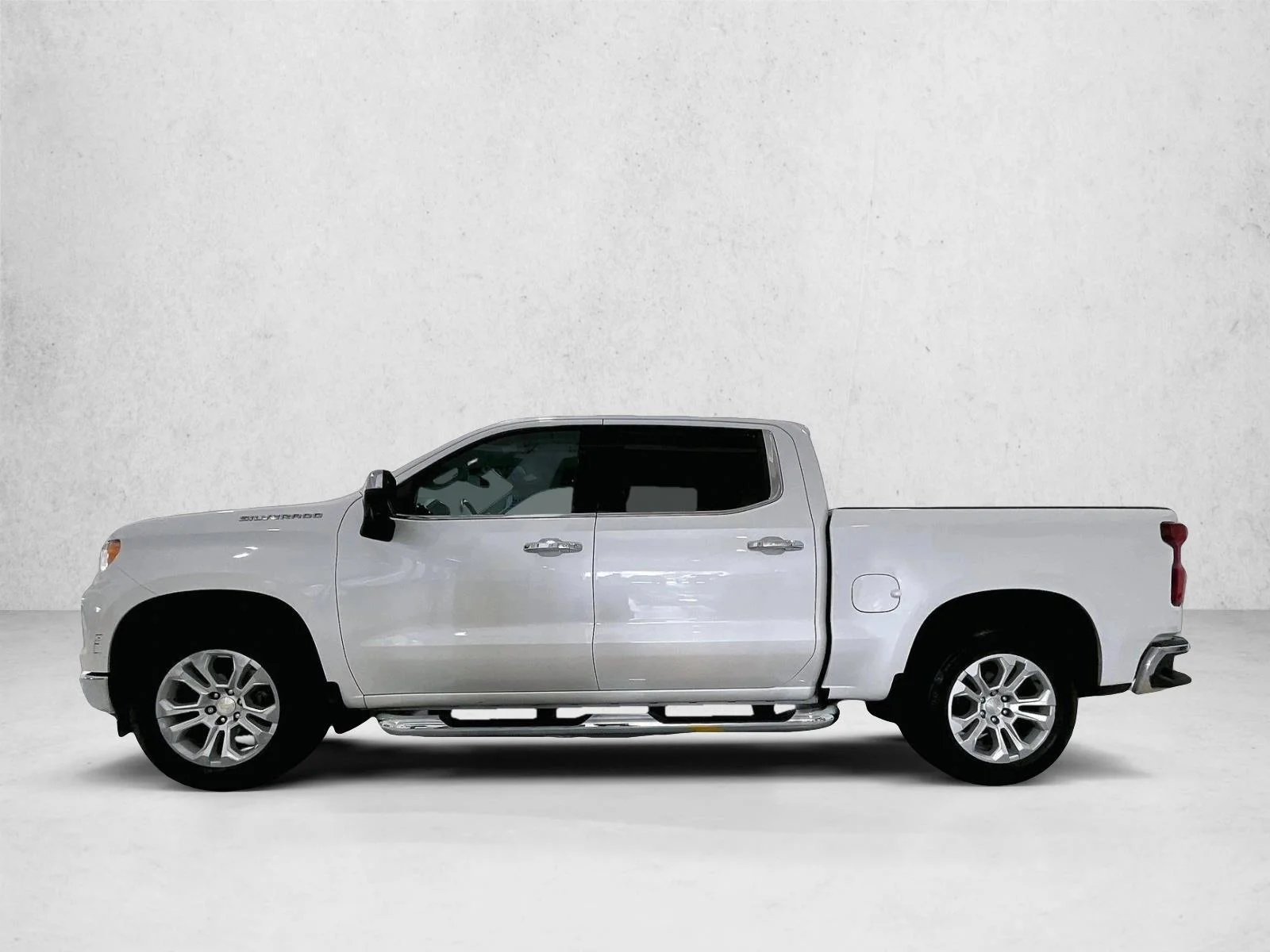 Used 2022 Iridescent Pearl Tricoat Chevrolet LTZ image 6