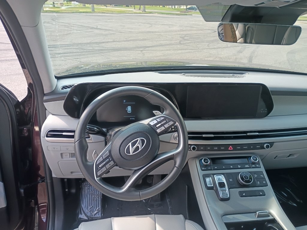 Used 2025  Hyundai SEL image 20
