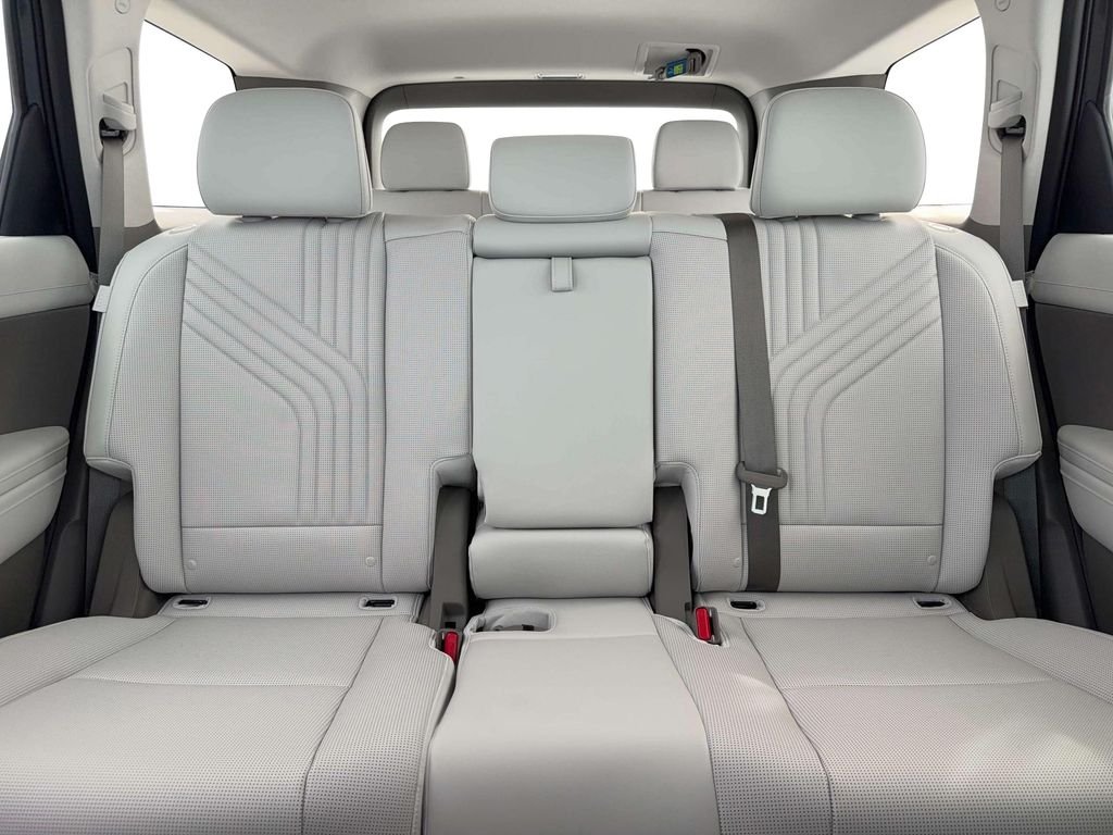 New 2026 Gray Hyundai Blue SEL 8P image 36