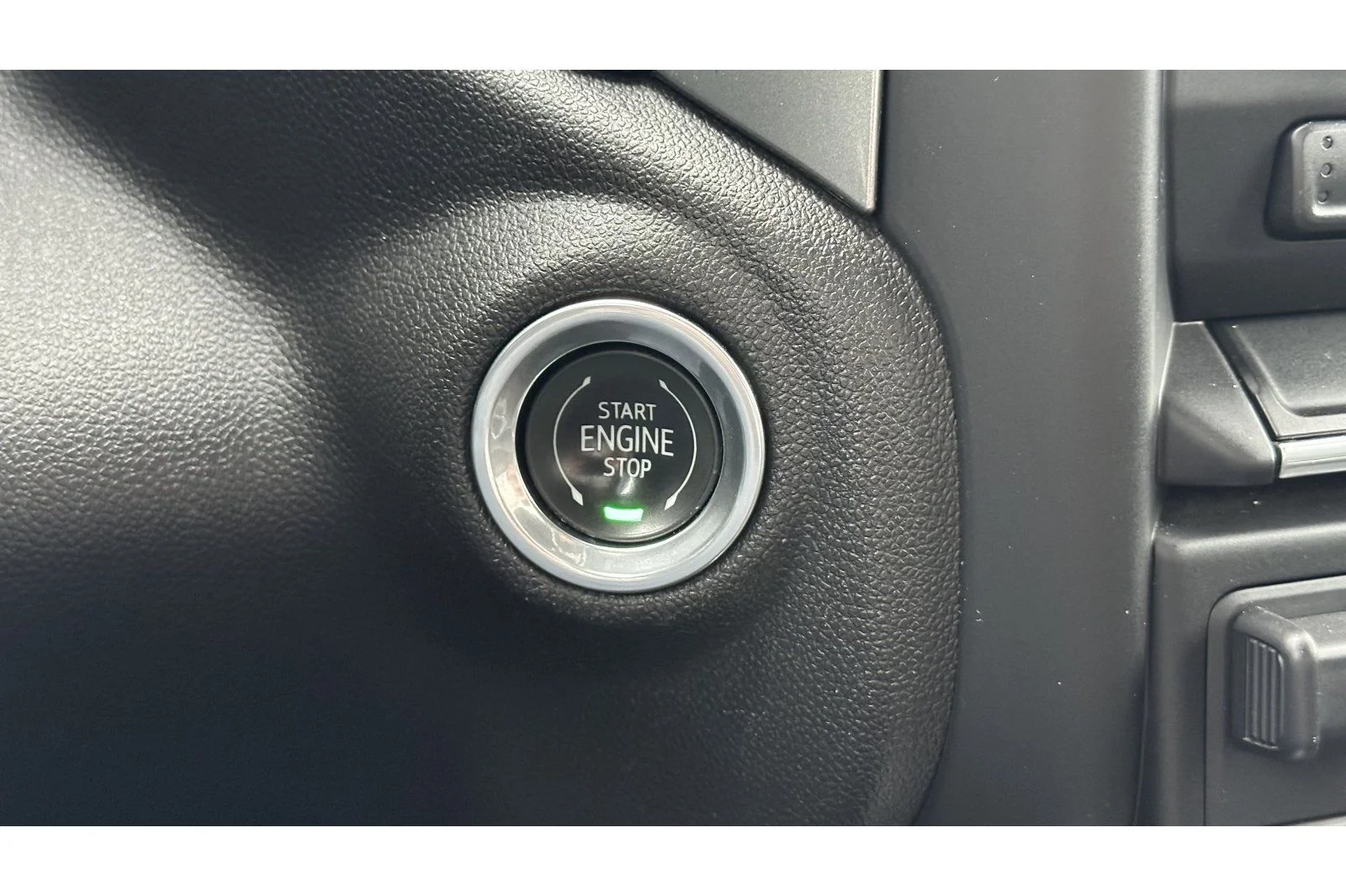 Used 2019  Chevrolet RST image 20