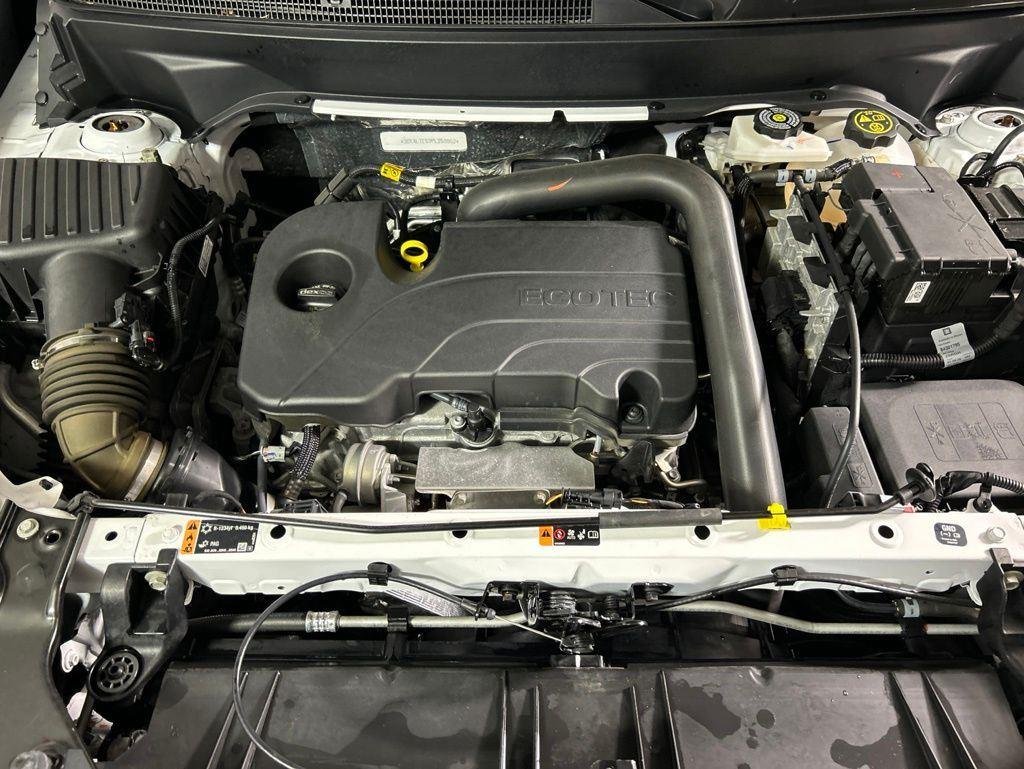 Used 2023 Summit White GMC SLE image 13
