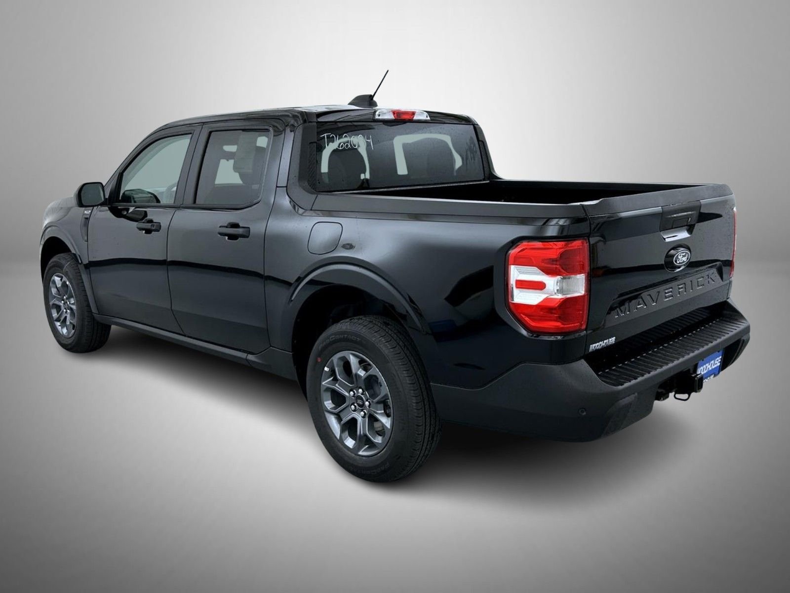 New 2026 Shadow Black Ford XLT image 7