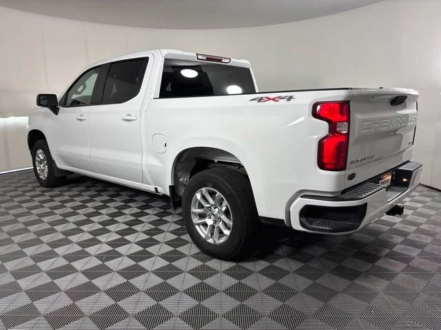 Used 2026 Summit White Chevrolet RST image 8