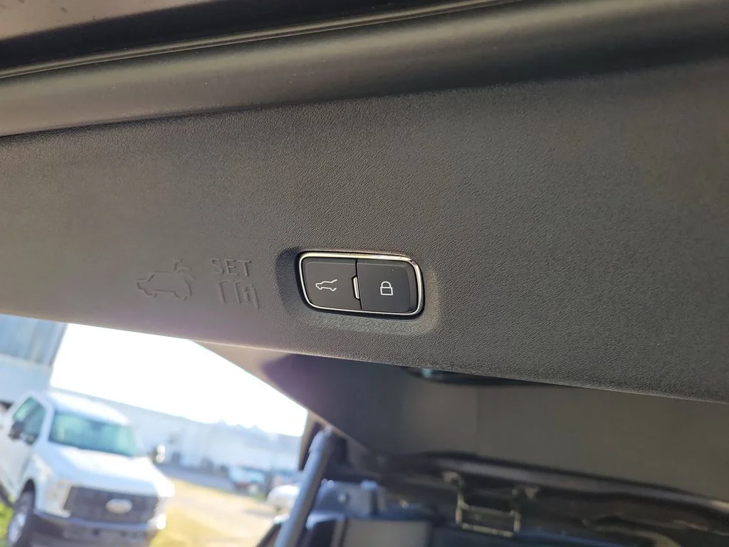 New 2026 Dark Matter Gray Metallic Ford MAX Platinum® image 28