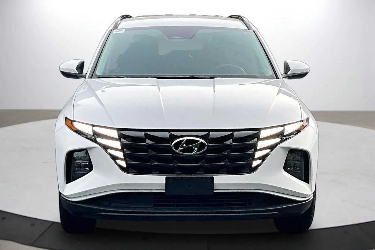 Certified Used 2024 White Hyundai SEL image 3