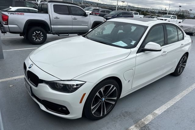 2018 BMW 3 Series 330e