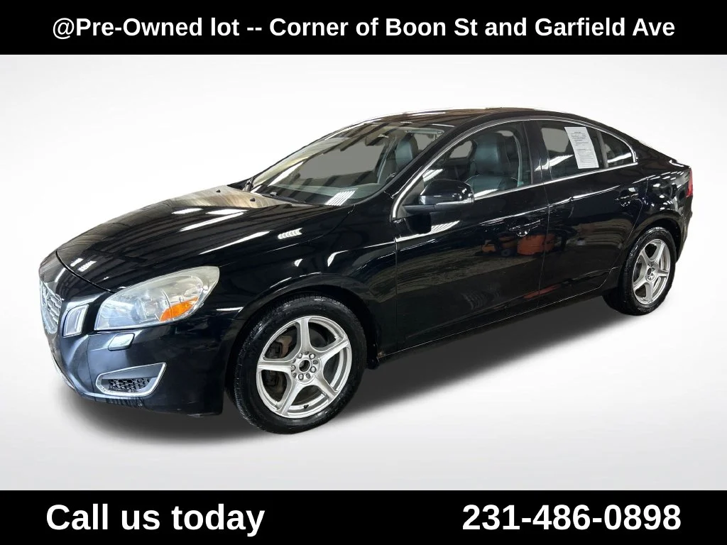 Used 2013  Volvo T5 image 1
