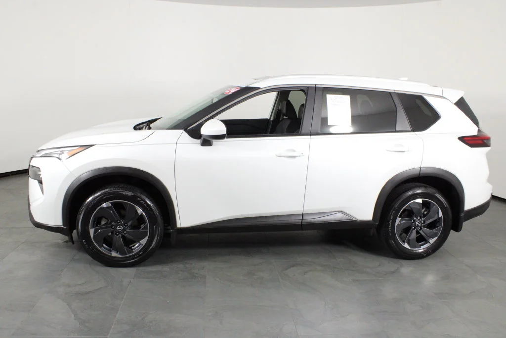 2024 Nissan Rogue SV - Photo 14