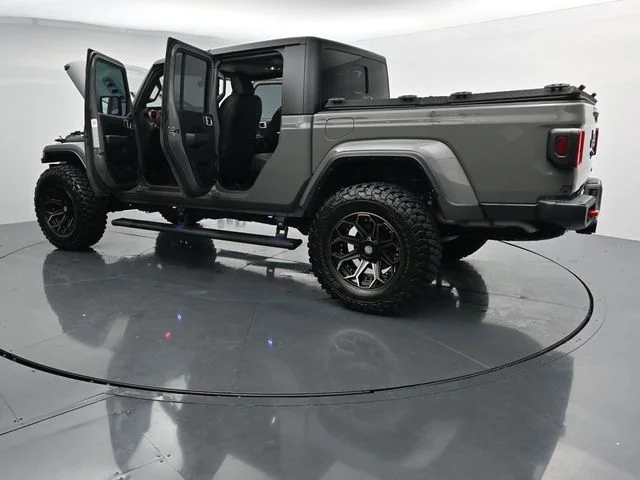 Used 2023 Gray Jeep Sport S image 41