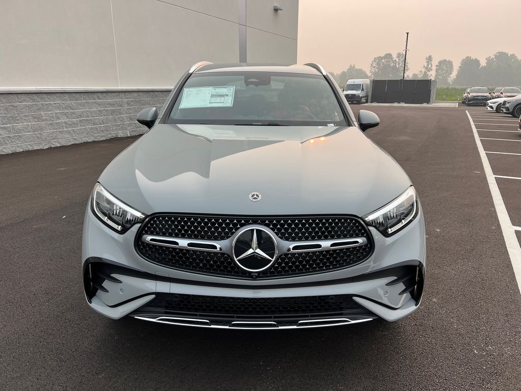 New 2026 MANUFAKTUR Alpine Grey Mercedes-Benz GLC 300 image 3