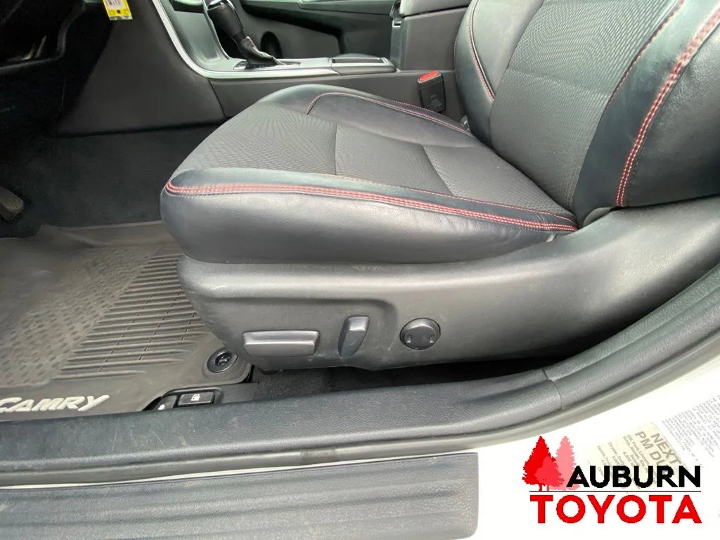 Used 2017 Ice Cap Toyota SE image 29
