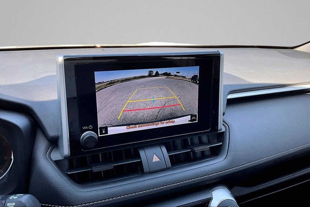 Used 2023 White Toyota XLE image 21