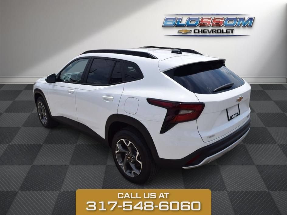2026 Chevrolet Trax LT - Photo 6