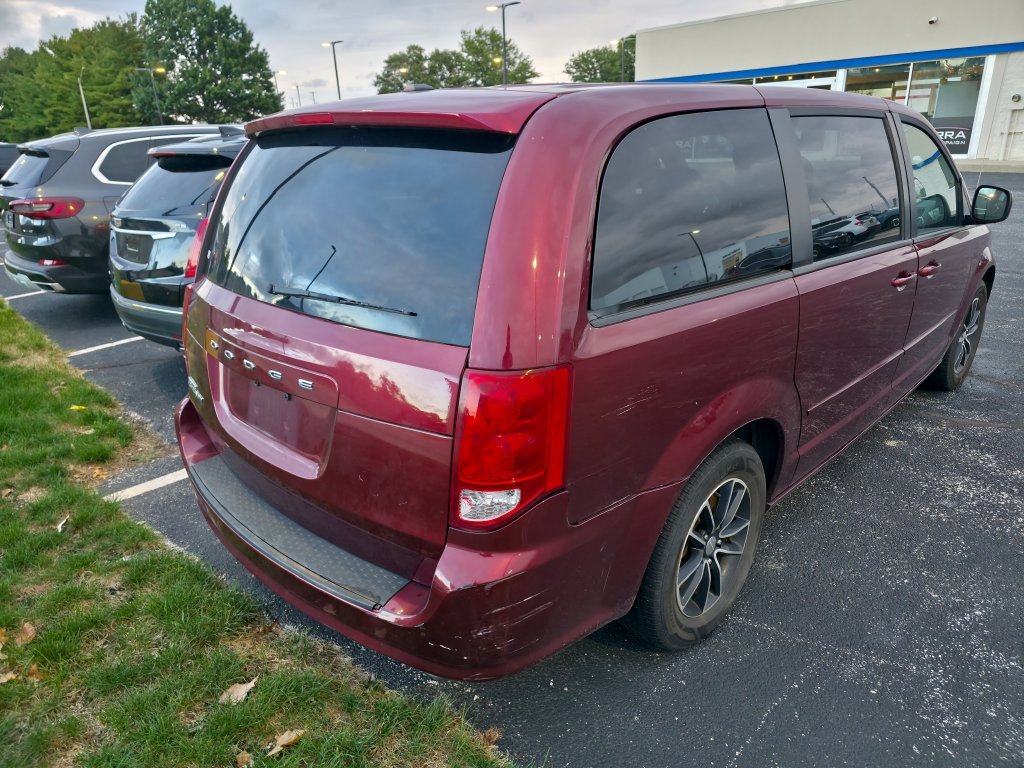 Used 2017 Octane Red Pearlcoat Dodge SE Plus image 4