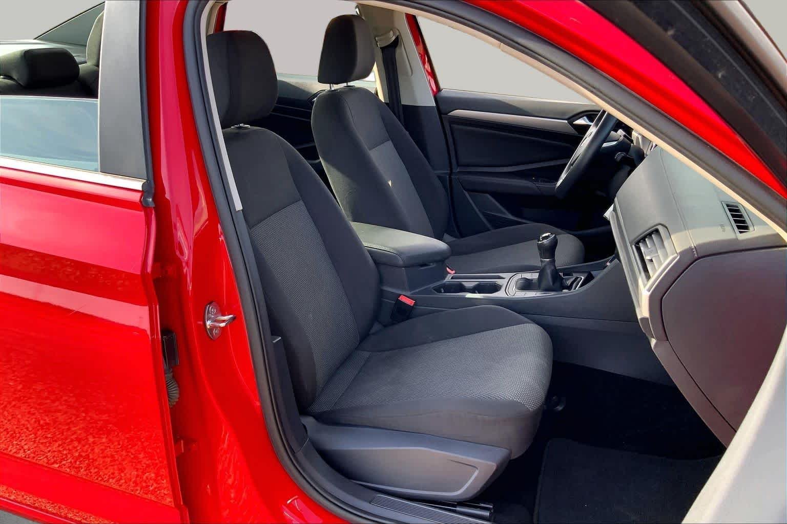 Used 2021 Tornado Red Volkswagen S image 9
