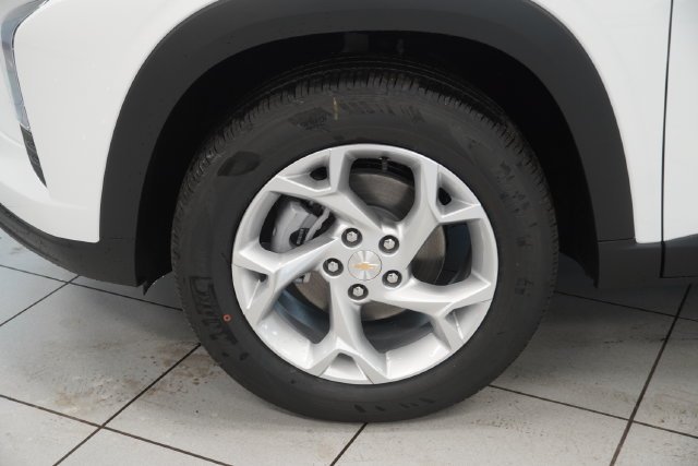 2026 Chevrolet Trax LS - Photo 16