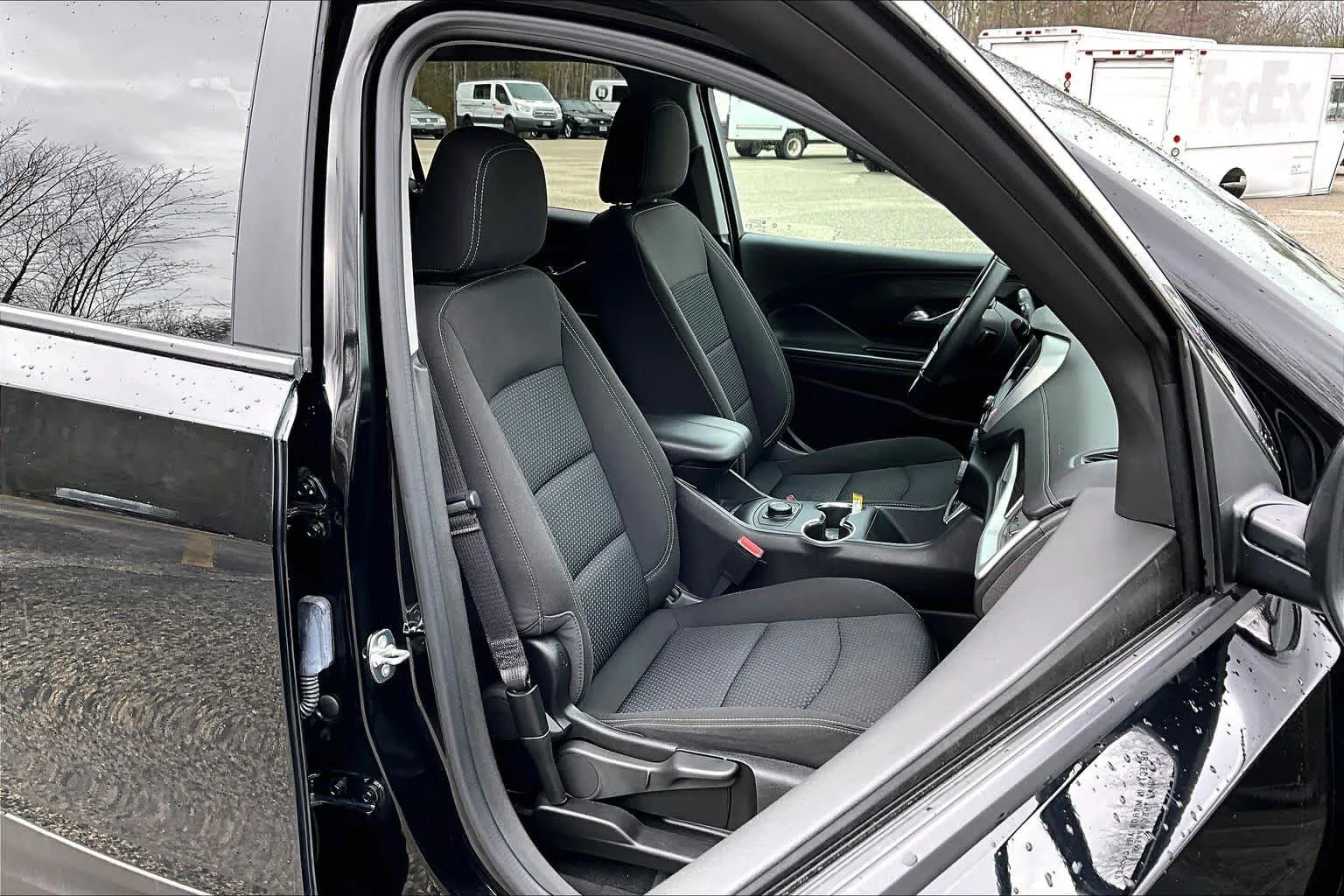 Certified Used 2024 Ebony Twilight Metallic GMC SLE image 8