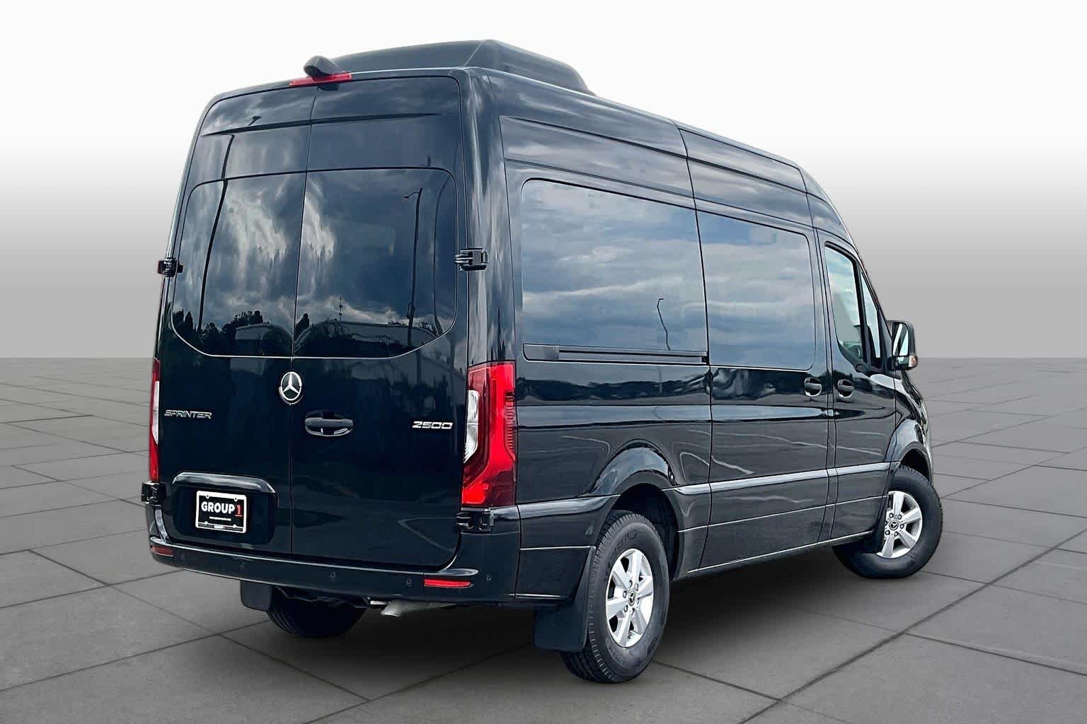 Used 2022 Obsidian Black Metallic Mercedes-Benz  image 13