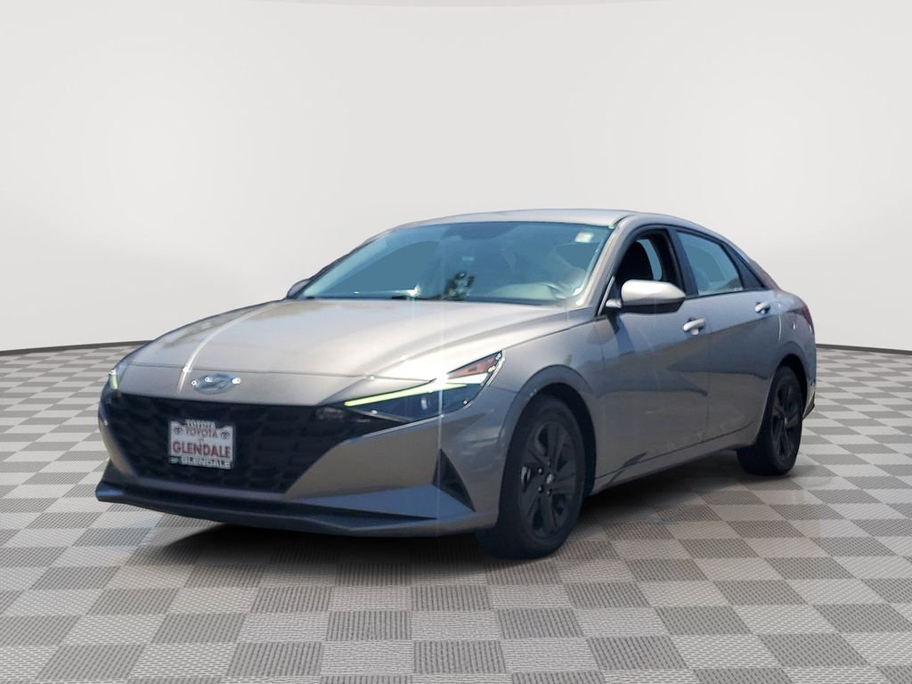 Used 2021 Fluid Metal Hyundai SEL image 2