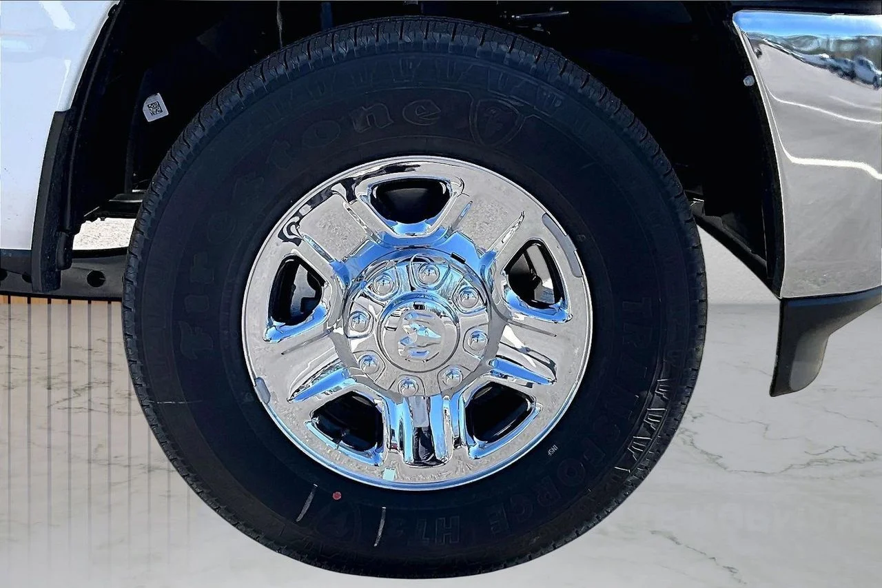 New 2026 Bright White Clear-Coat Exterior Paint RAM Tradesman image 28