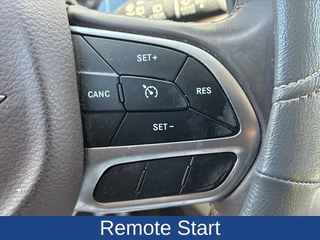Used 2017 Red Chrysler Touring L image 15