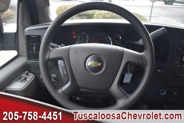 2025 Chevrolet Express Cargo Work Van - Photo 18
