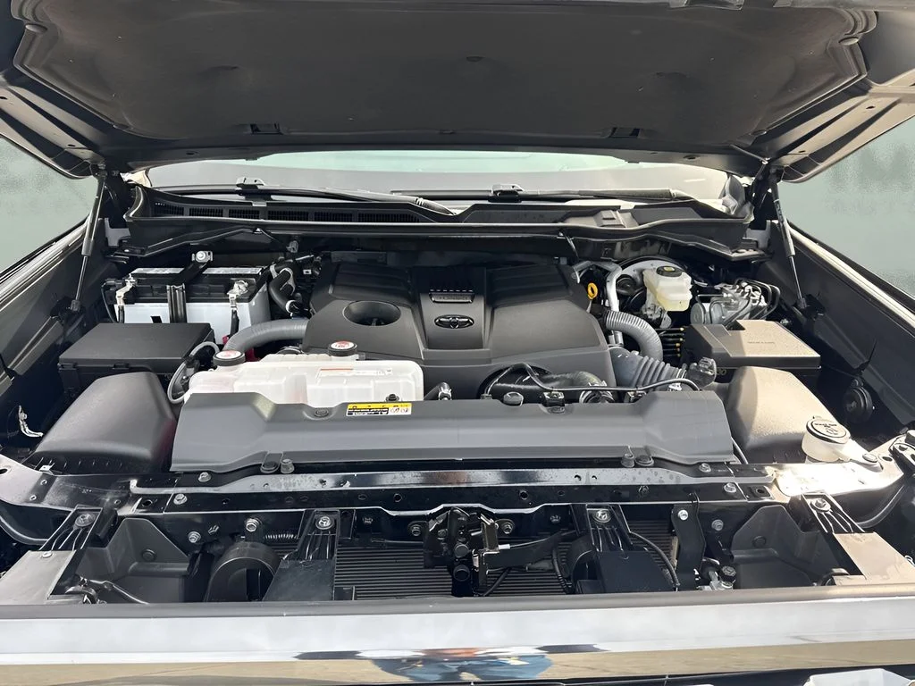 Used 2025 Black Toyota Platinum image 36